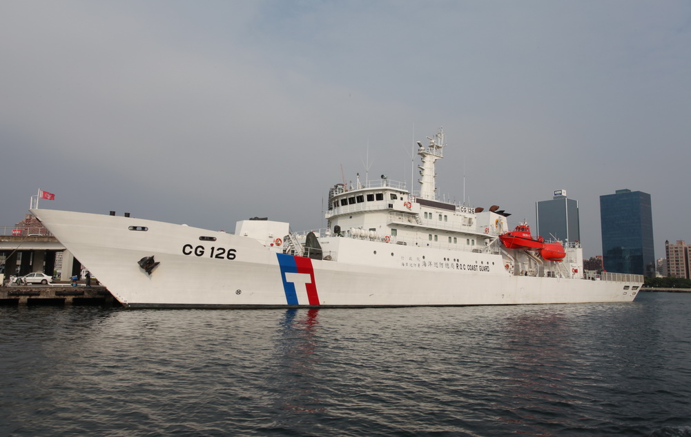 海巡署2000噸級巡防艦「台南艦」，就停泊高雄港內